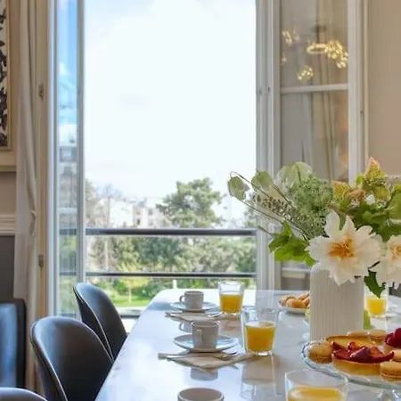 Apartment Parisian Gem: Heart Of The Latin Quarter- 2br Lift Paris