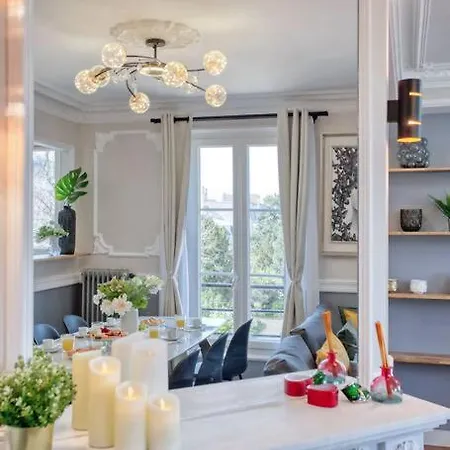 Apartment Parisian Gem: Heart Of The Latin Quarter- 2br Lift *