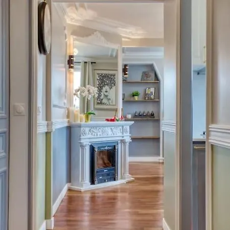 Apartment Parisian Gem: Heart Of The Latin Quarter- 2br Lift Paris