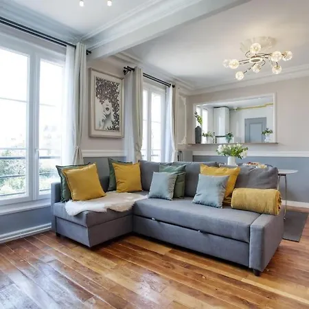 Apartment Parisian Gem: Heart Of The Latin Quarter- 2br Lift *