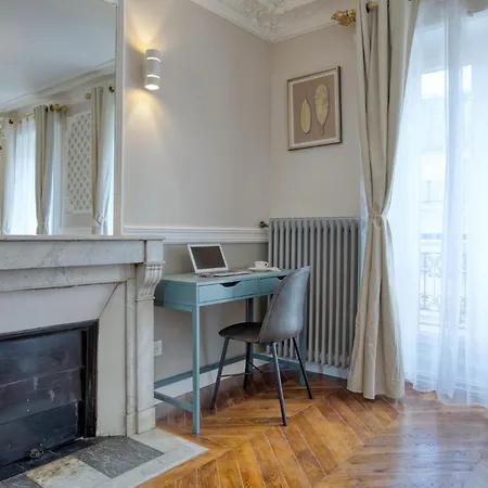 Parisian Gem: Heart Of The Latin Quarter- 2br Lift Apartment