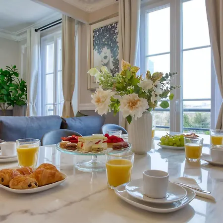 Parisian Gem: Heart Of The Latin Quarter- 2br Lift * Paris