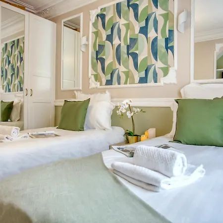 Parisian Gem: Heart Of The Latin Quarter- 2br Lift * Paris