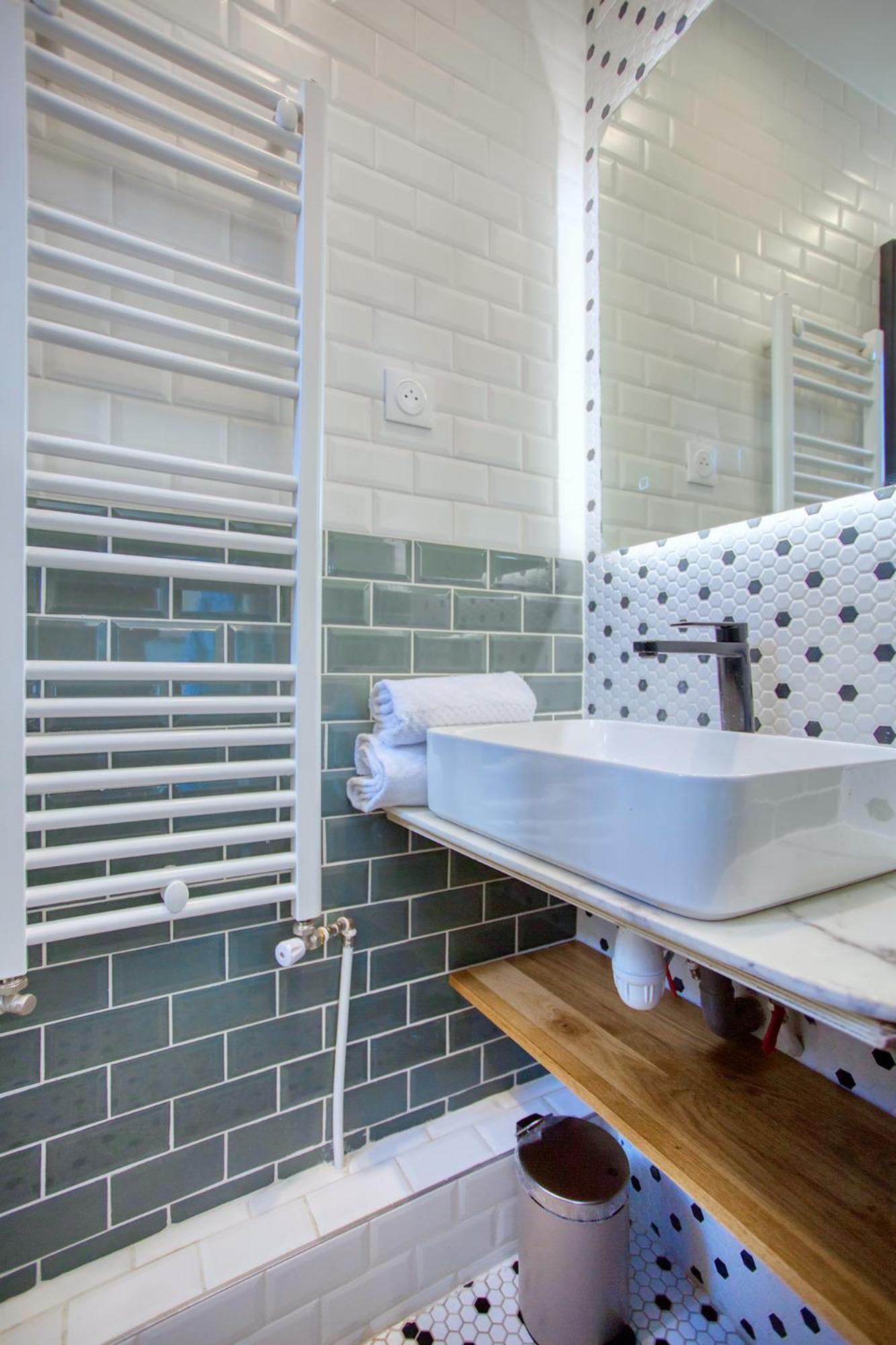 Appartamento Parisian Gem: Heart Of The Latin Quarter- 2br Lift Parigi